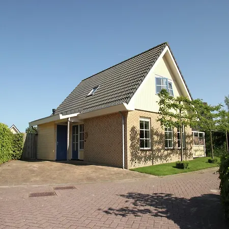 Nyaraló In Near Sandy Beaches *