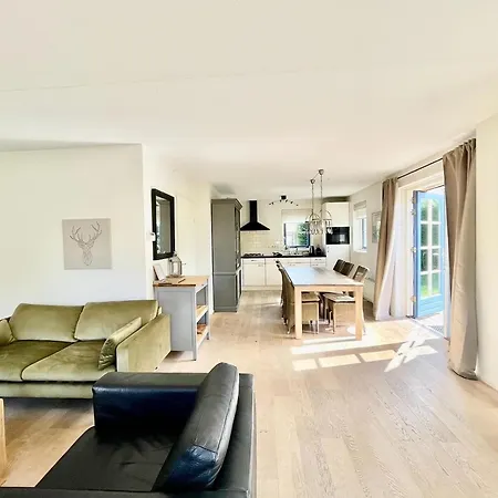 Дом отдыха In Near Sandy Beaches *